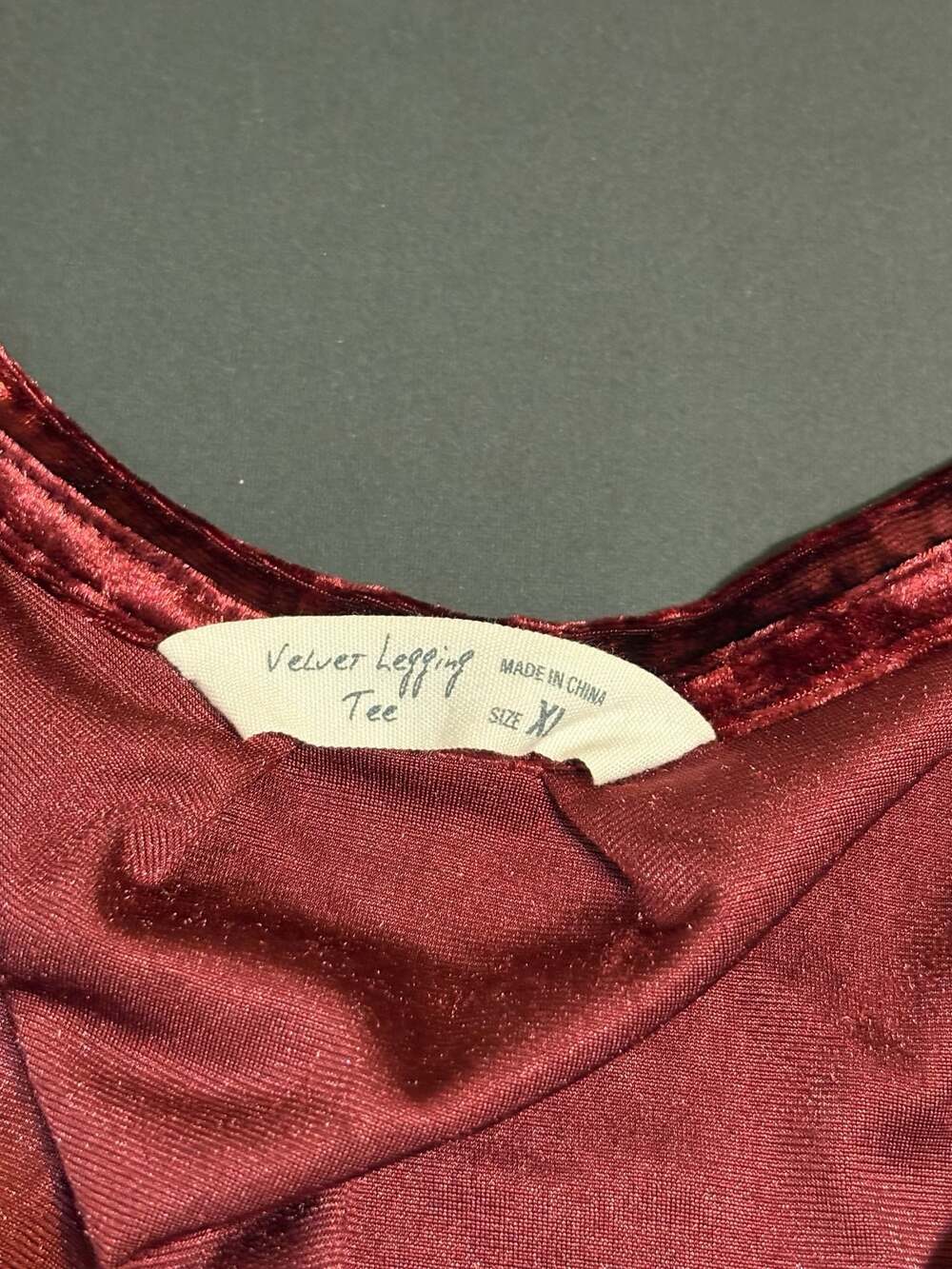 Spring + Mercer Bordeaux Crushed Velvet V-Neck Pocket Tee Size XL - Picture 3 of 7